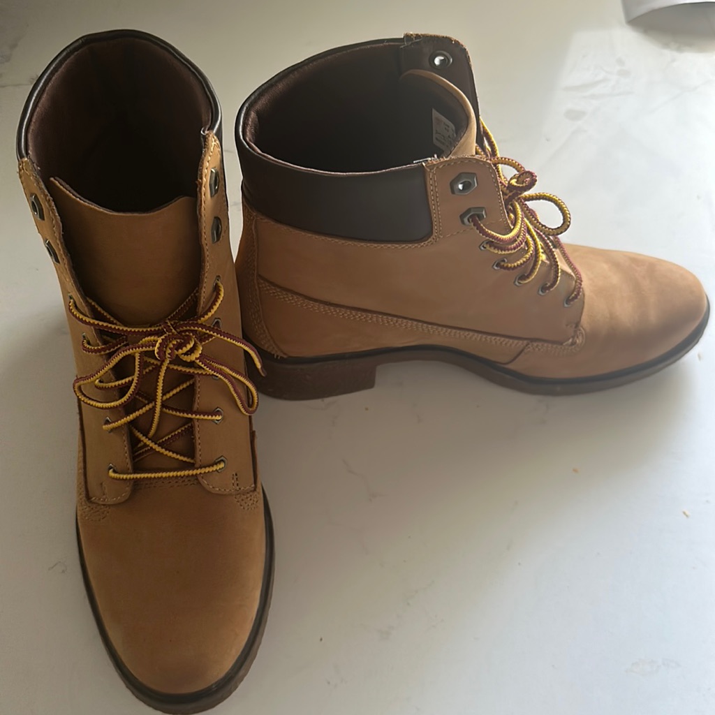 Timberland Ladies Heeled Work Boots - Size 8.5 Brand New